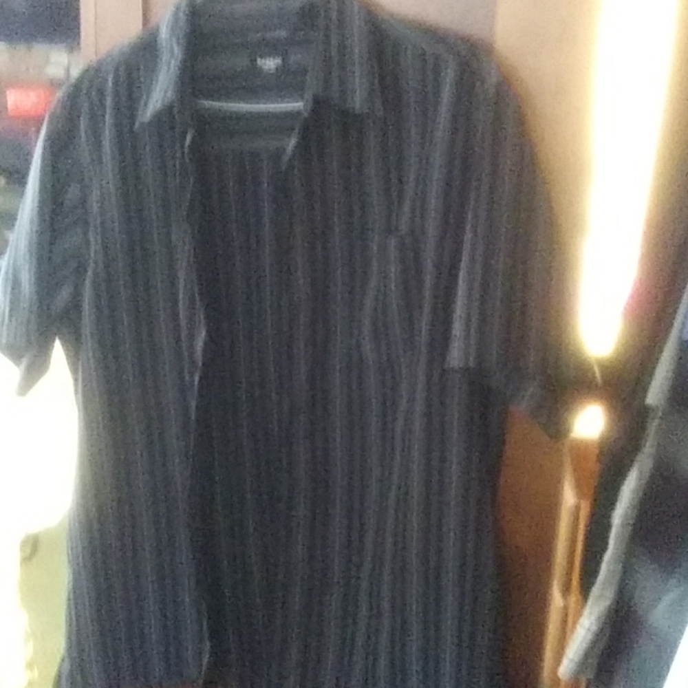 Men's short sleeve dress shirt